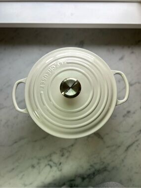 Le Creuset Signature 5.5 in white